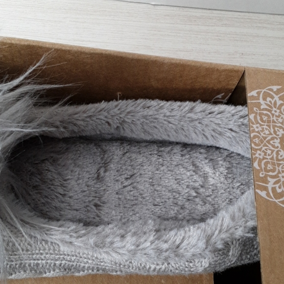 Loft living womens ultra soft memory foam slippers - Picture 8 of 8